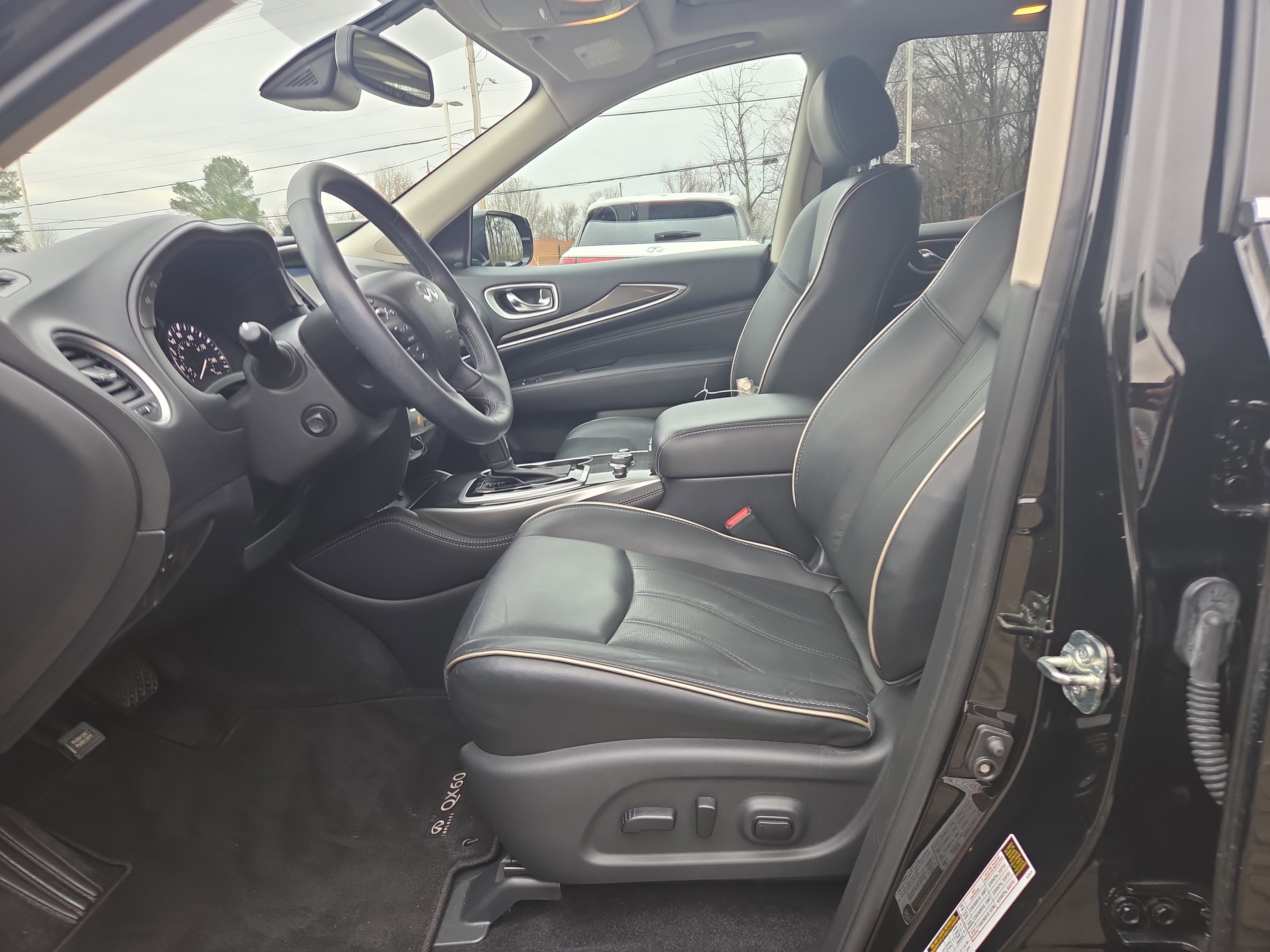 Used 2020 INFINITI QX60 Luxe w/ Essential Package image 6
