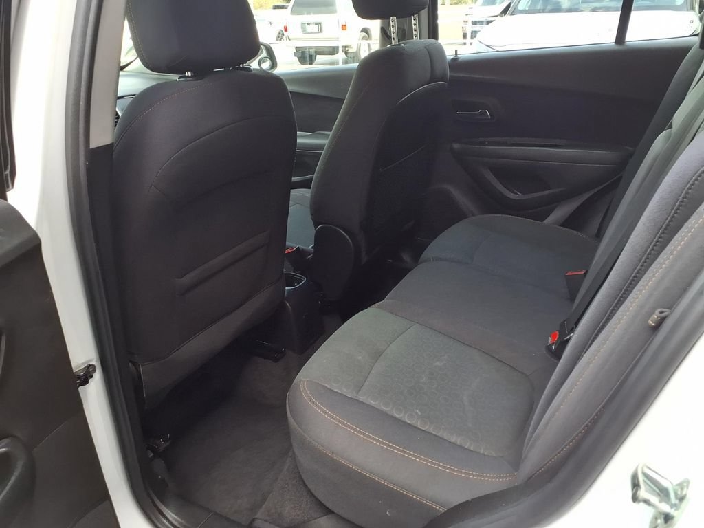 Used 2020 Chevrolet Trax LS FWD image 23