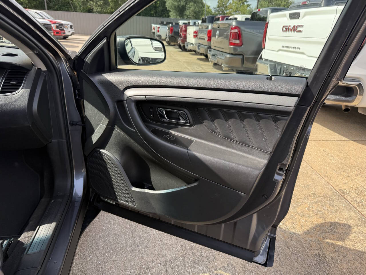 Used 2012 Ford Taurus SEL FWD image 11