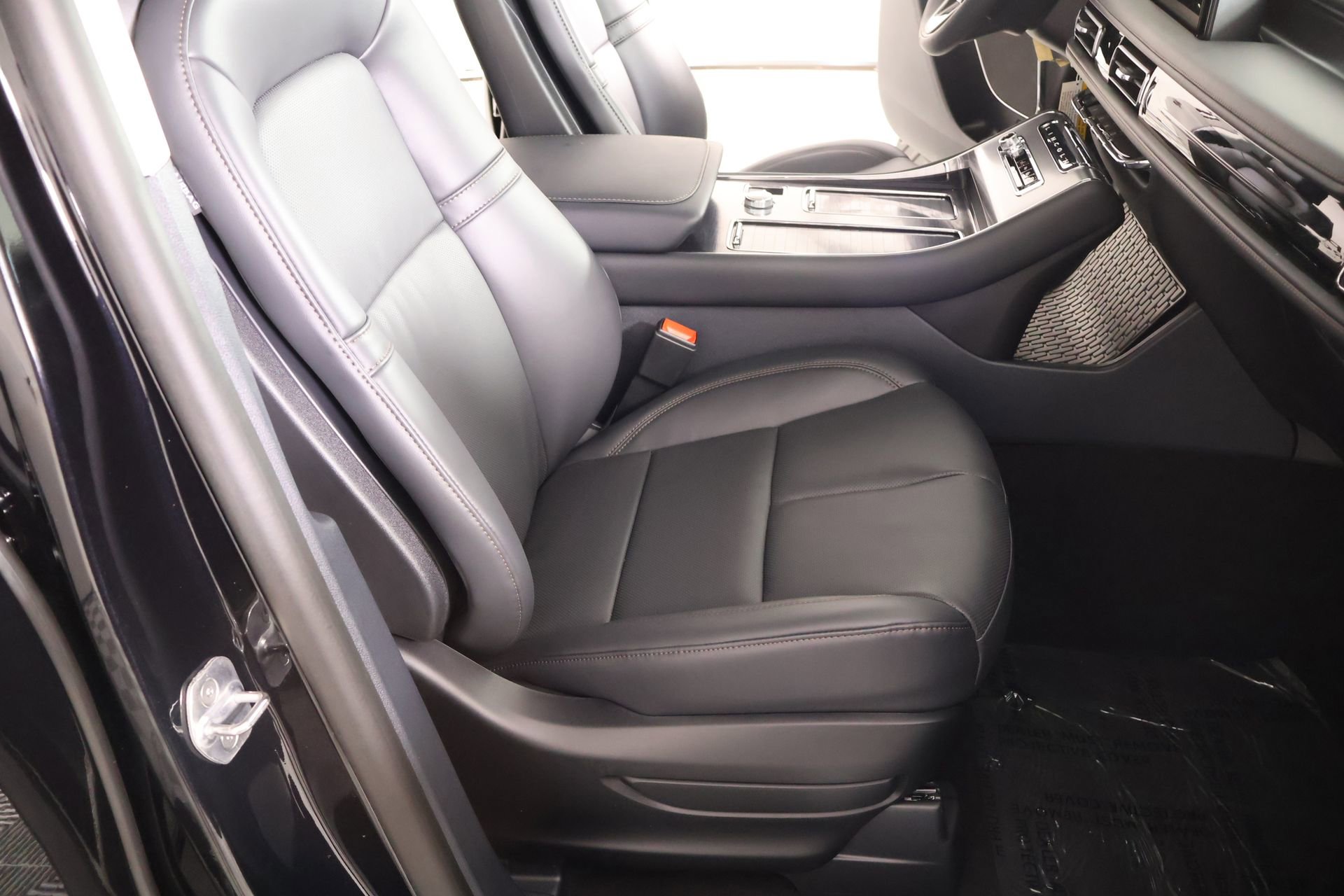 New 2026 Lincoln Aviator 2WD w/ Jet Appearance Package image 14
