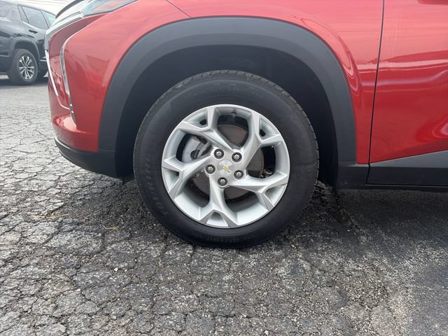 Used 2024 Chevrolet Trax LS w/ LS Convenience Package FWD image 24