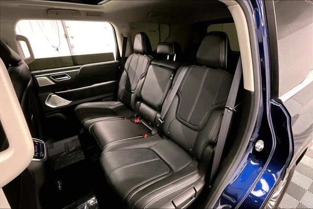 Used 2025 INFINITI QX80 Sensory image 25