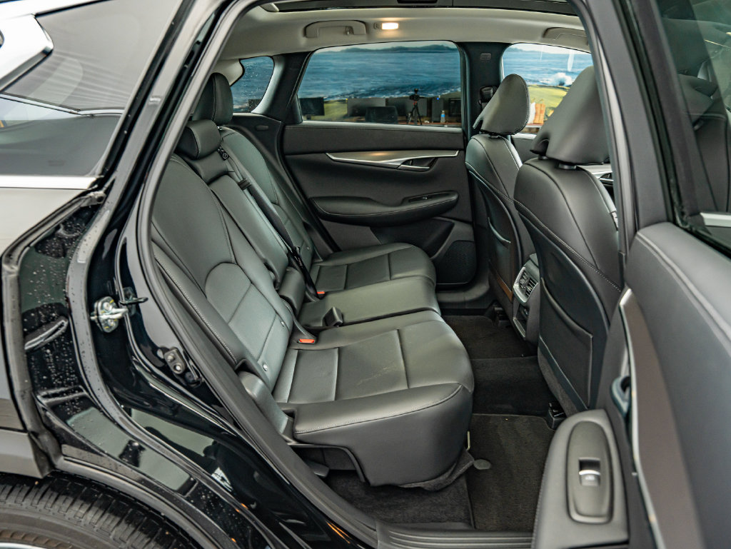 Used 2023 INFINITI QX50 Luxe AWD/4WD image 35
