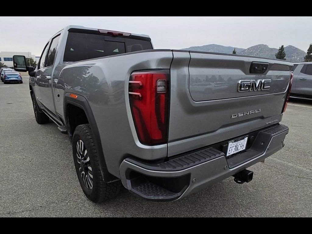 Used 2025 GMC Sierra 2500 Denali Ultimate image 7