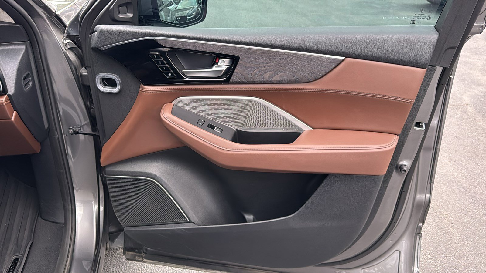 Used 2023 Acura MDX SH-AWD w/ Advance Package image 27