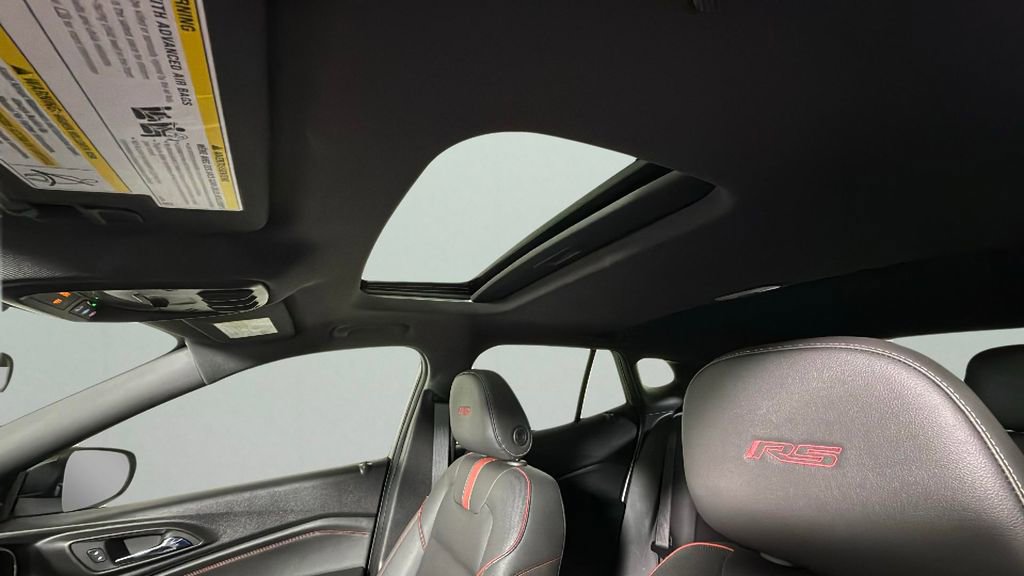 Used 2024 Chevrolet Trax RS w/ Sunroof Package image 25