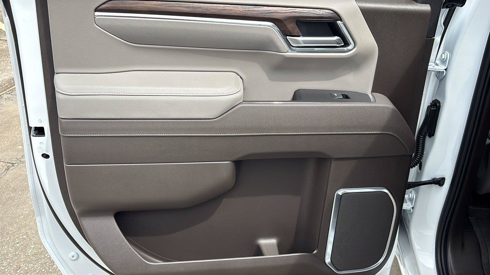 New 2026 GMC Sierra 1500 SLT RWD image 18