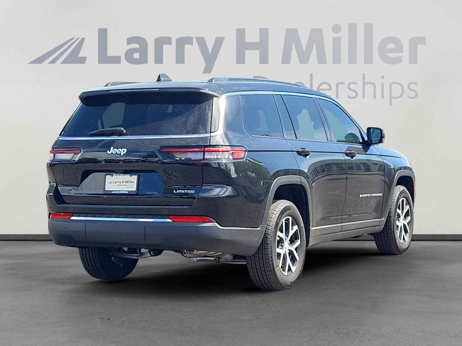 New 2025 Jeep Grand Cherokee L Limited image 5
