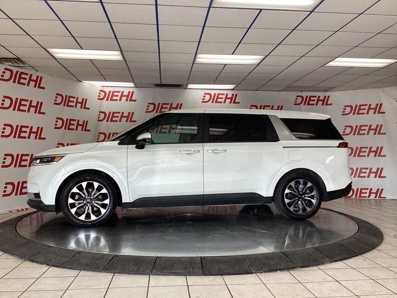 Certified 2023 Kia Carnival EX FWD image 4