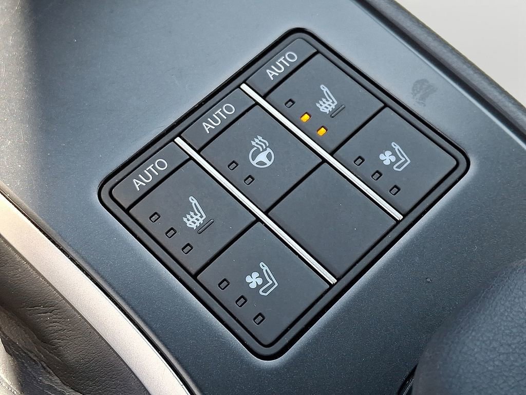 Used 2023 Lexus UX 250h AWD w/ Accessory Package (Z2) image 25