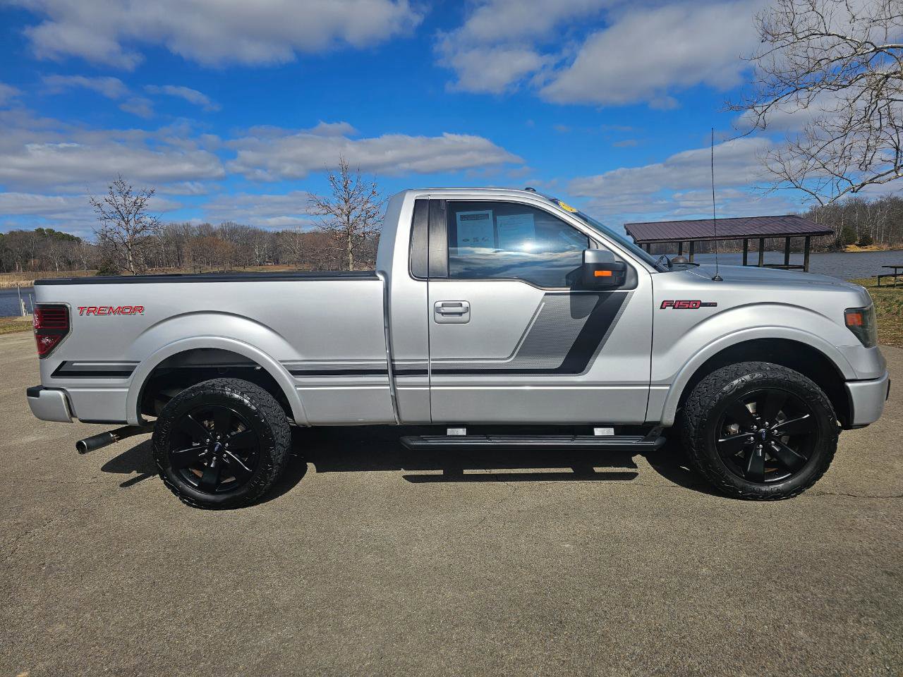 Used 2014 Ford F150 FX4 w/ FX Appearance Package AWD/4WD image 4
