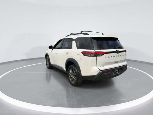 Used 2024 Nissan Pathfinder SV image 6