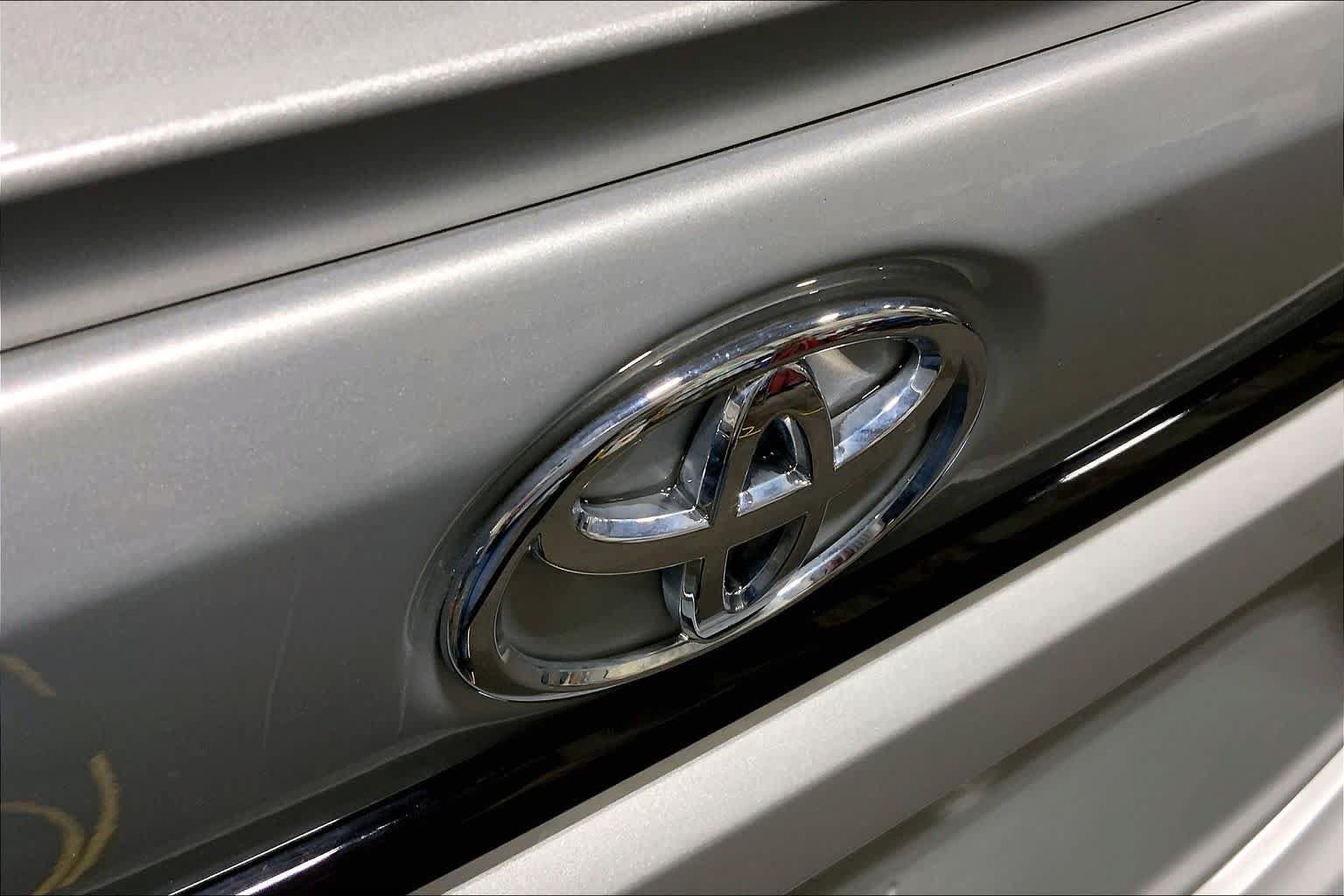 Used 2023 Toyota Corolla SE FWD image 31