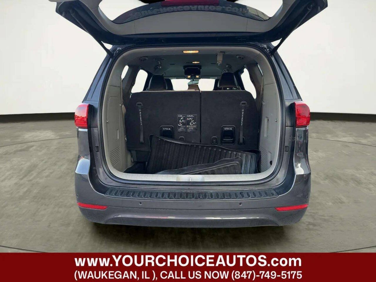 Used 2015 Kia Sedona EX FWD image 16