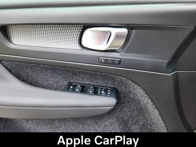 Certified 2025 Volvo XC40 B5 Plus AWD/4WD image 11