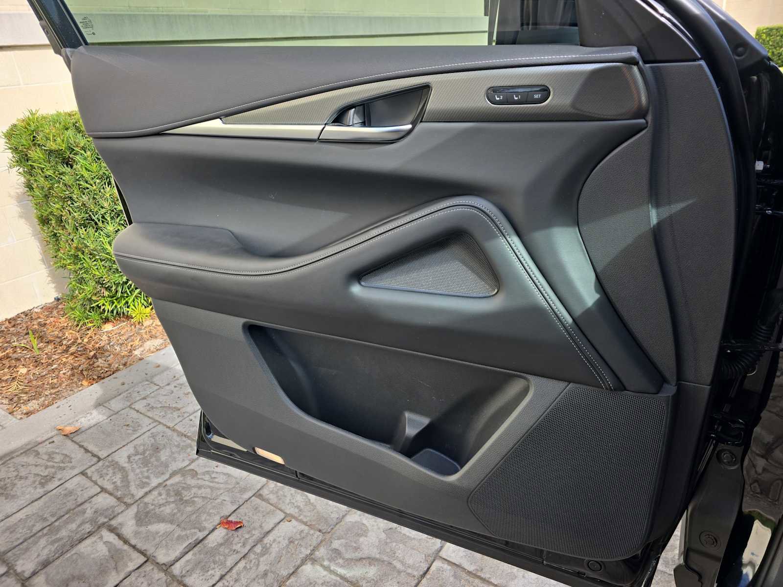 Certified 2024 INFINITI QX60 Luxe image 16