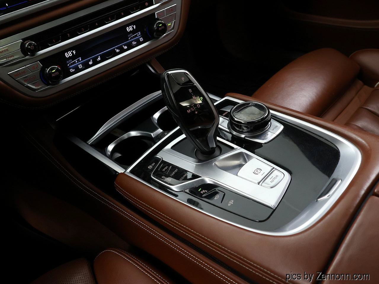 Used 2018 BMW 750i xDrive AWD/4WD image 26