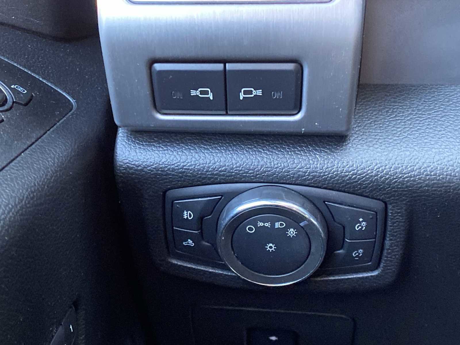 Used 2015 Ford F150 Platinum w/ Technology Package AWD/4WD image 22