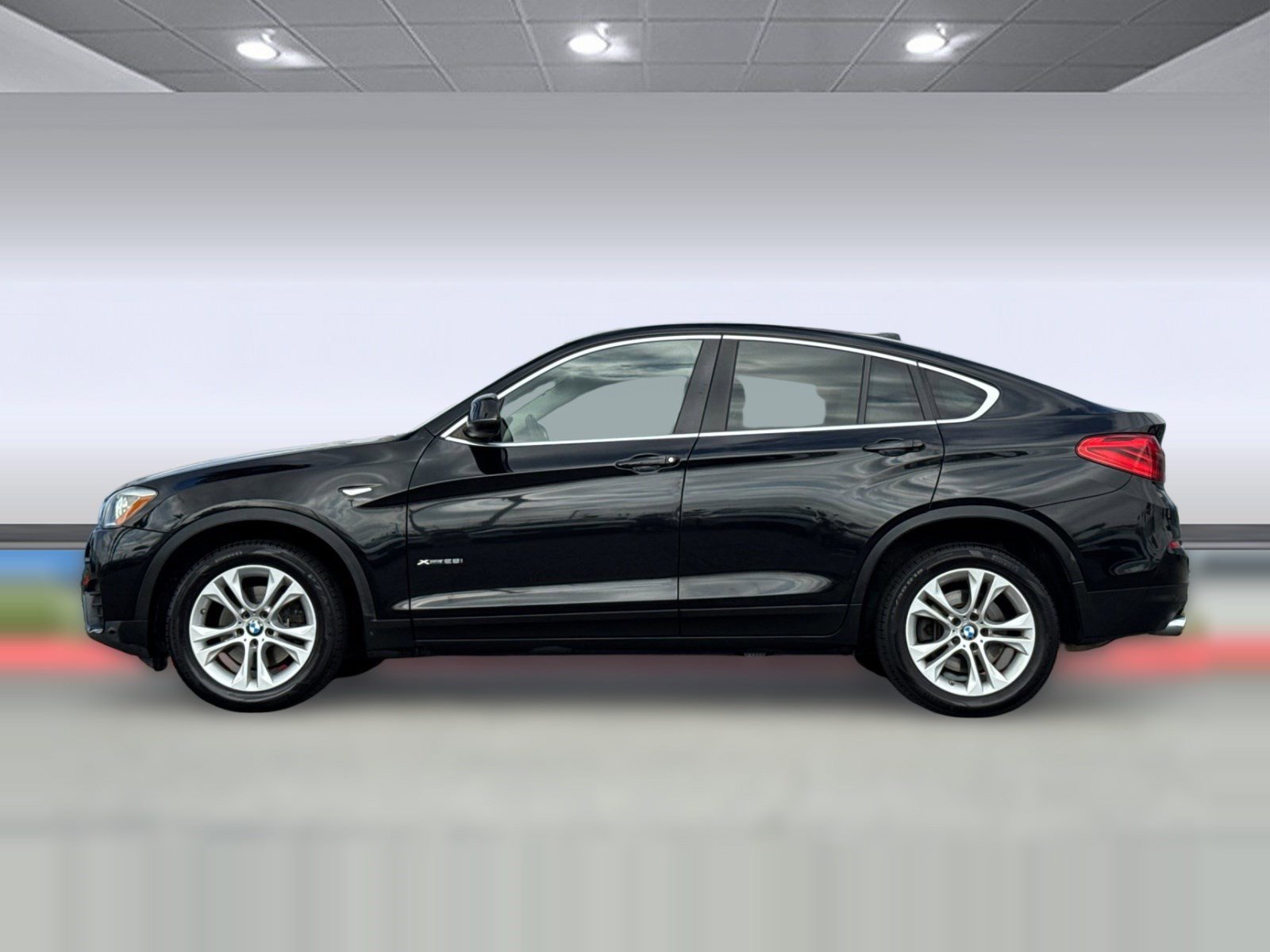 Used 2017 BMW X4 xDrive28i image 2
