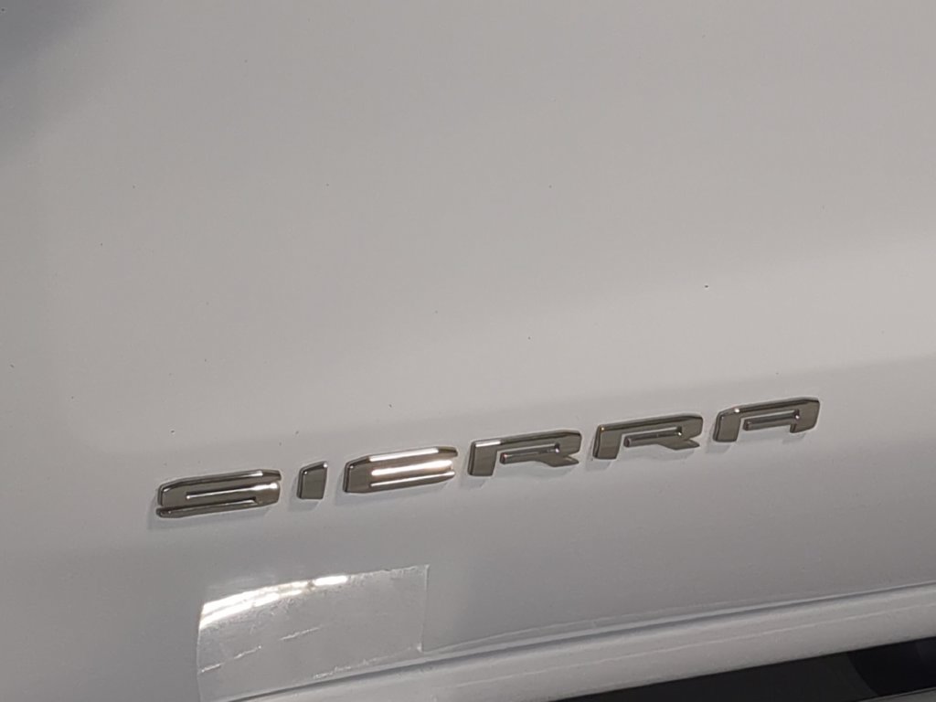 Used 2021 GMC Sierra 1500 SLT w/ SLT Premium Plus Package AWD/4WD image 16