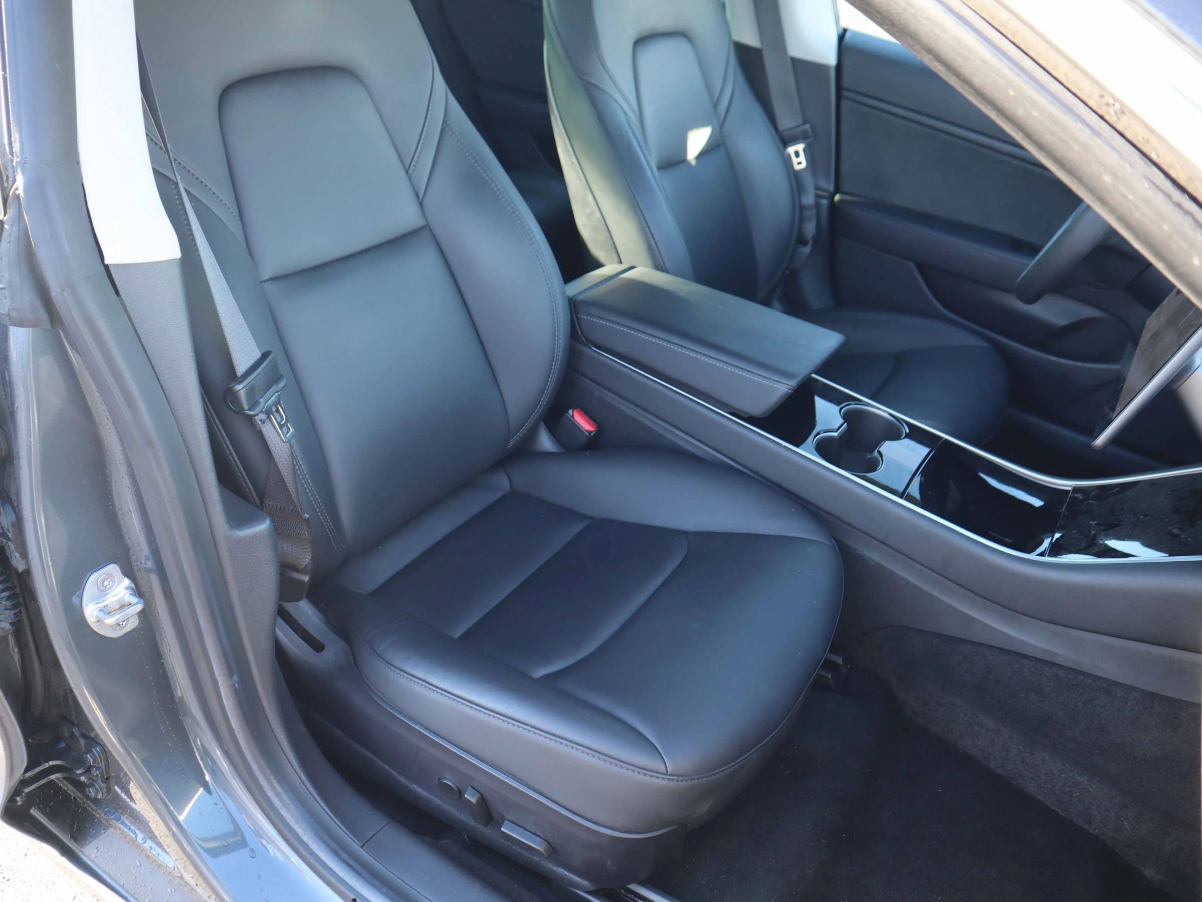 Used 2020 Tesla Model 3 Long Range image 3