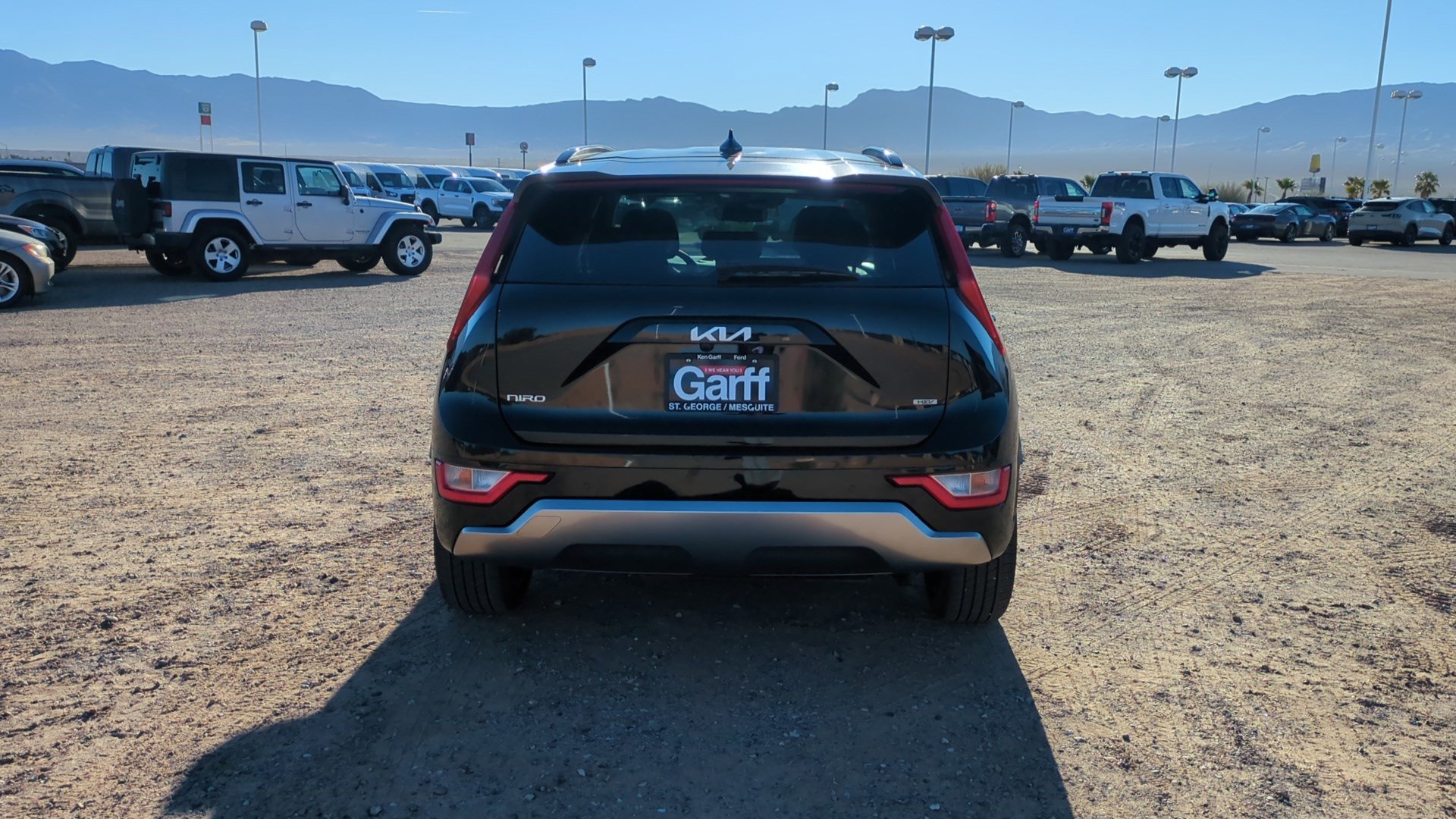 Used 2024 Kia Niro EX Touring image 4