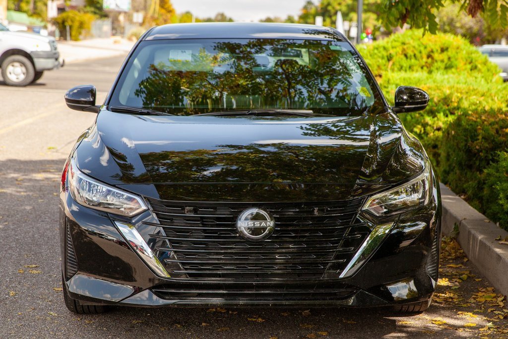 Used 2025 Nissan Sentra SV image 3