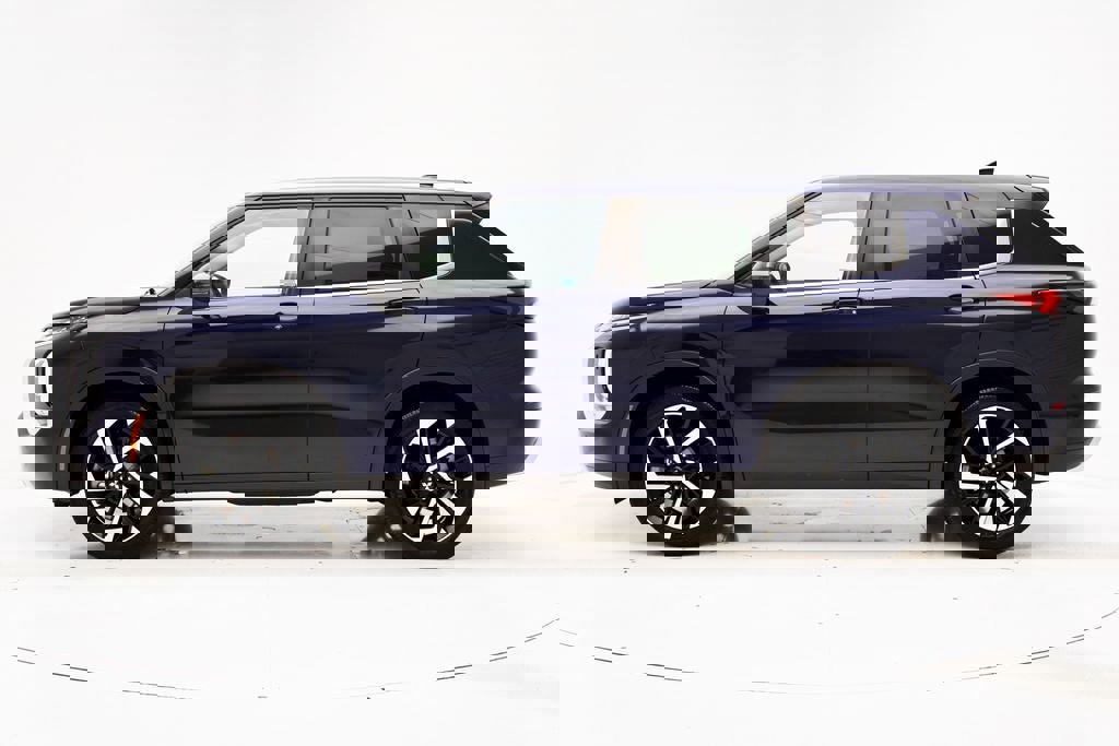 Used 2022 Mitsubishi Outlander SE image 6