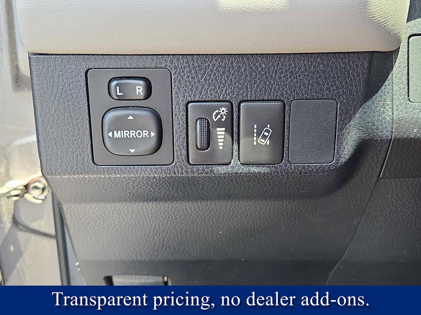 Used 2017 Toyota RAV4 Limited w/ Advanced Technology Package AWD/4WD image 23