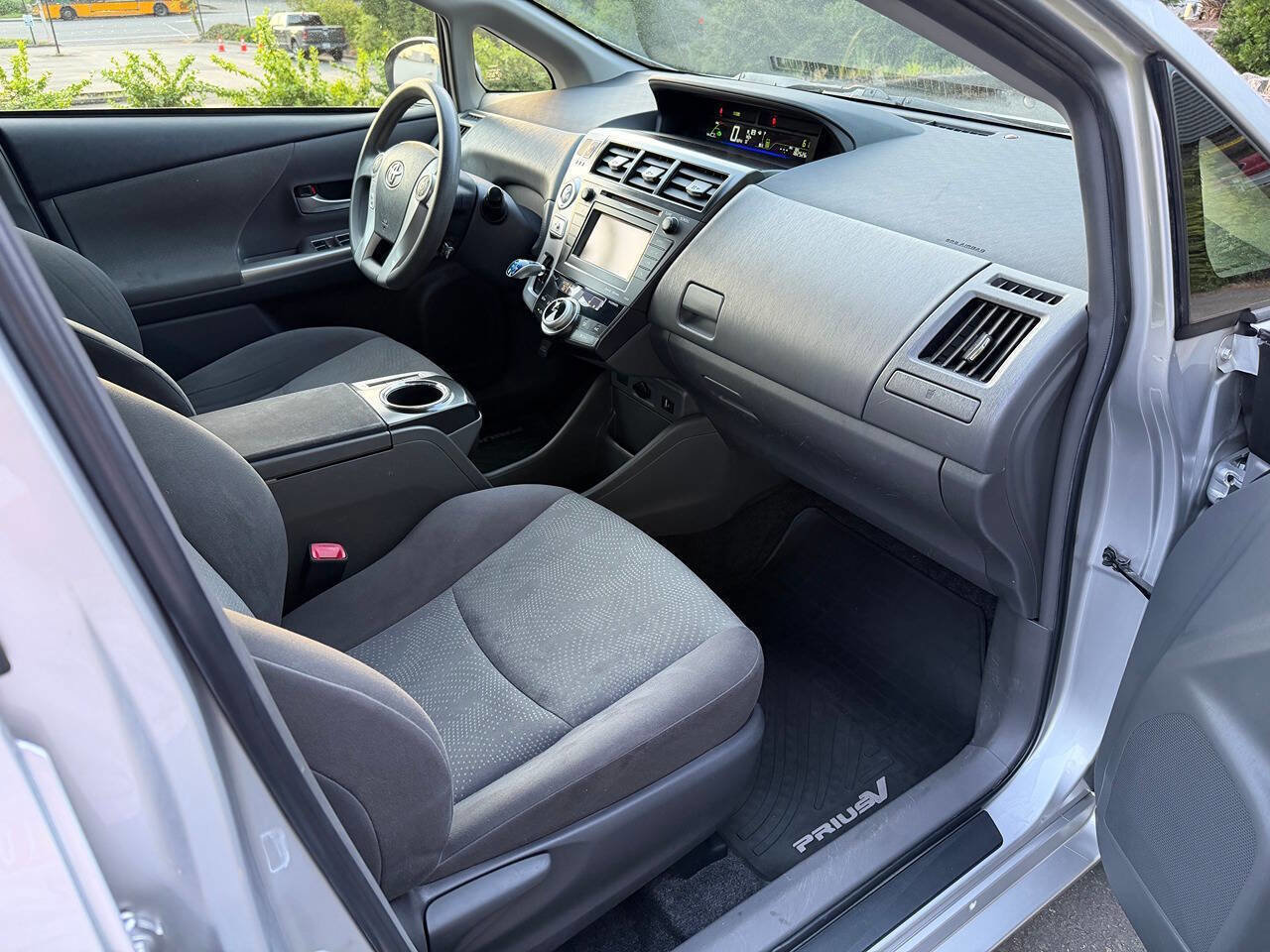 Used 2014 Toyota Prius V Three FWD image 22