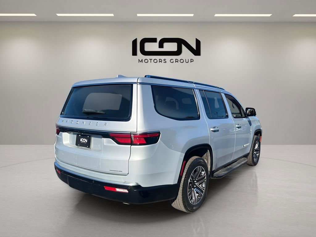 Used 2022 Jeep Wagoneer Series III AWD/4WD image 9
