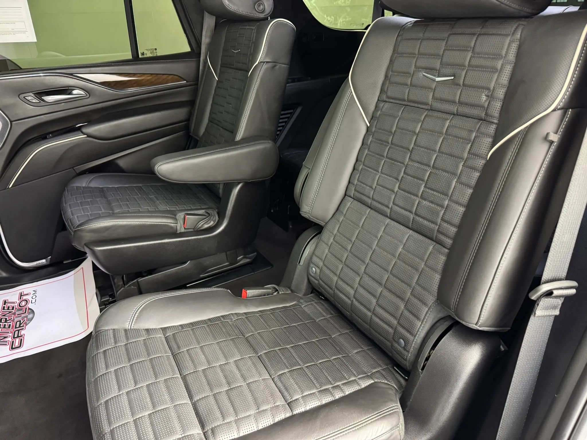 Used 2024 Cadillac Escalade Sport Platinum w/ LPO, ONYX Package AWD/4WD image 37