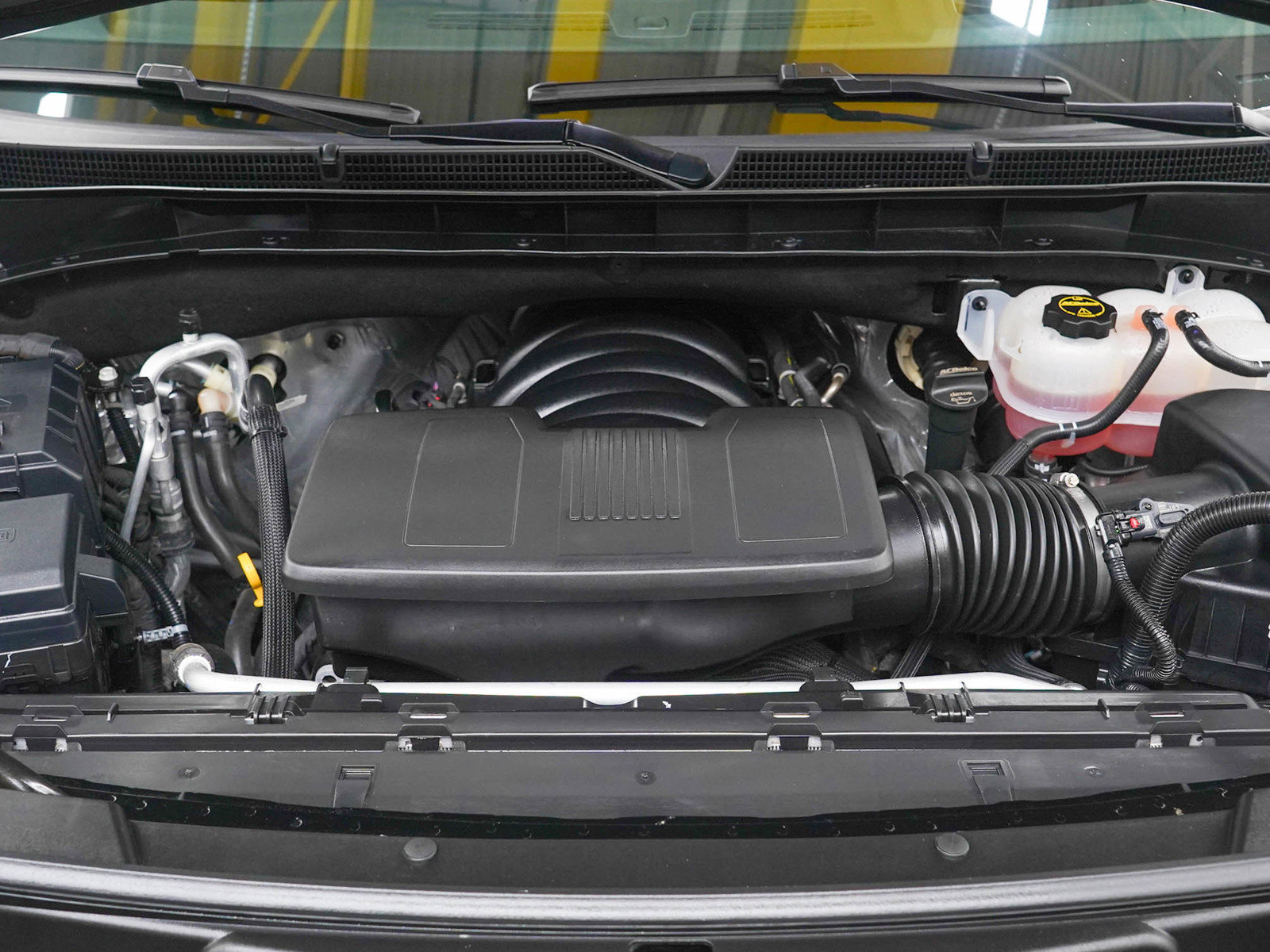 Used 2025 GMC Yukon Denali w/ Denali Reserve Package AWD/4WD image 36