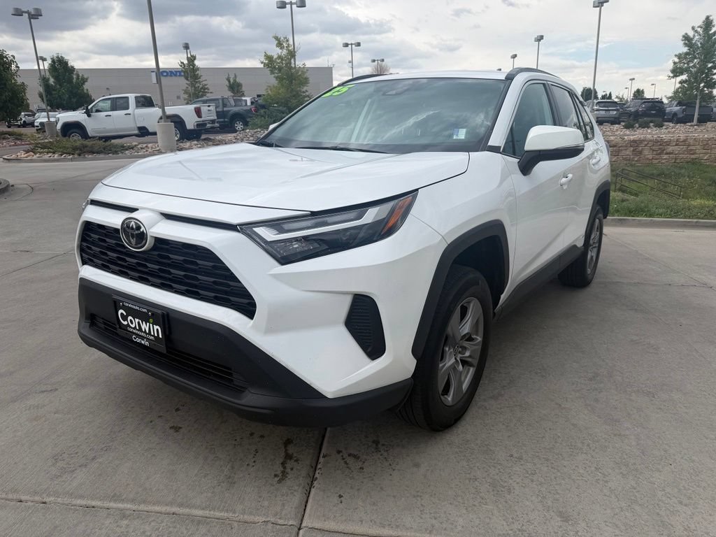 Used 2025 Toyota RAV4 XLE AWD/4WD image 3