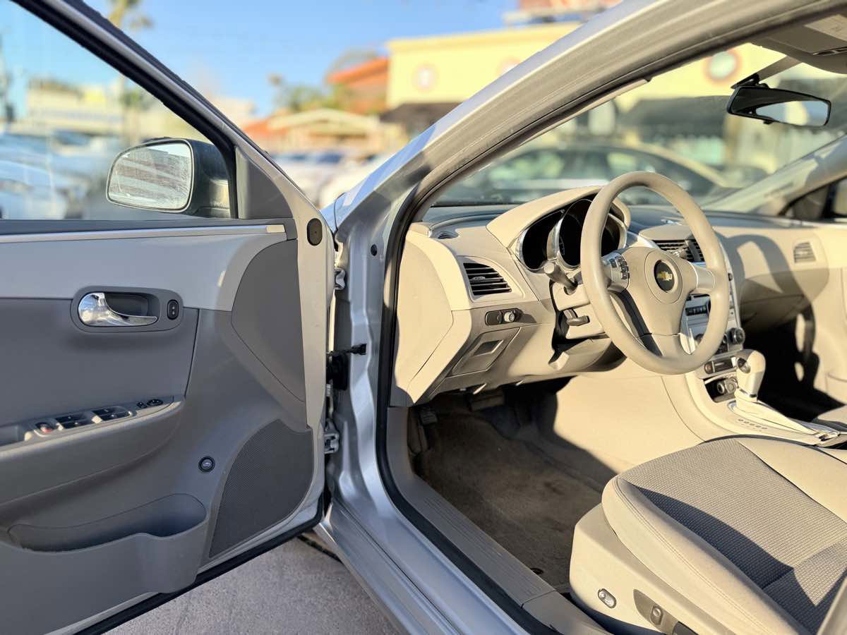 Used 2012 Chevrolet Malibu LS image 15