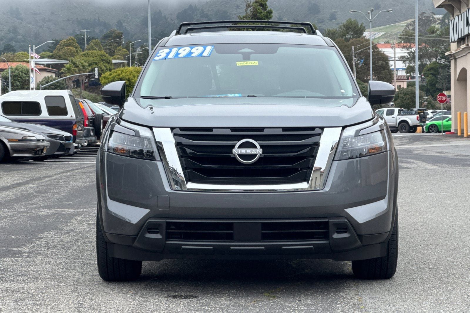 Used 2024 Nissan Pathfinder SV w/ SV Premium Package FWD image 12