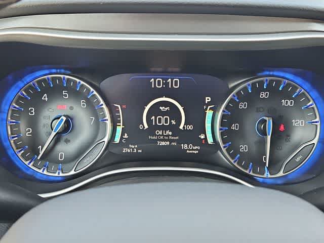 Used 2023 Chrysler Pacifica Touring-L FWD image 28