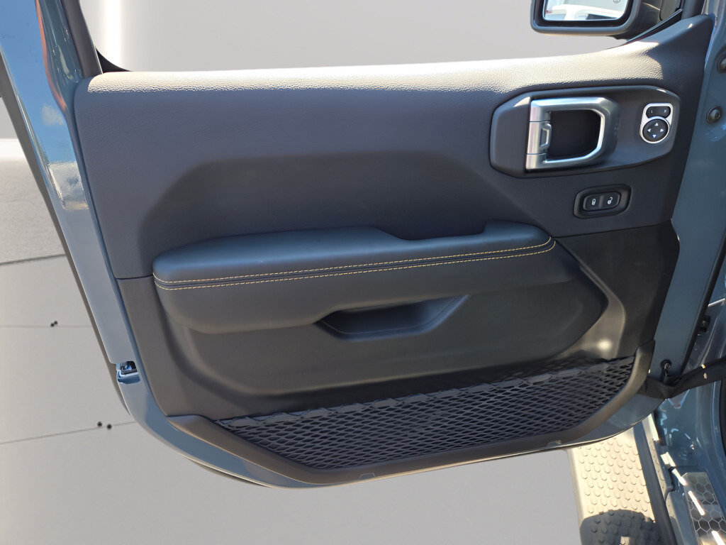 New 2026 Jeep Wrangler Unlimited Sahara AWD/4WD image 26