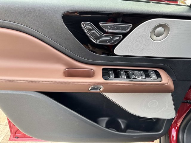 New 2026 Lincoln Aviator Reserve image 9