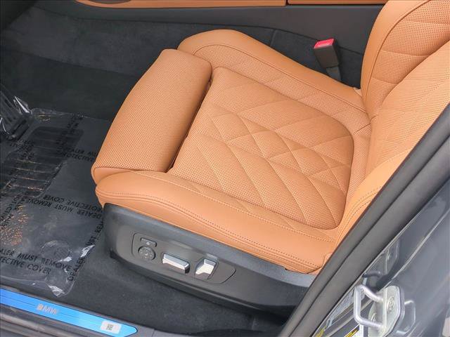 New 2026 BMW X5 xDrive50e w/ Executive Package AWD/4WD image 4