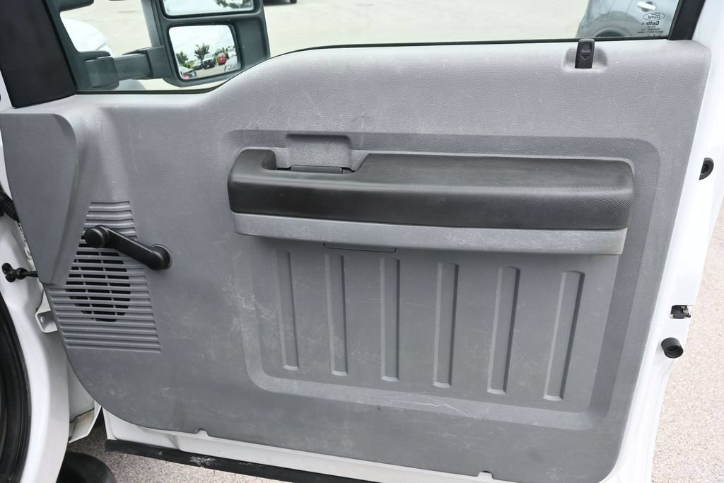 Used 2014 Ford F550 2WD Crew Cab Super Duty image 24