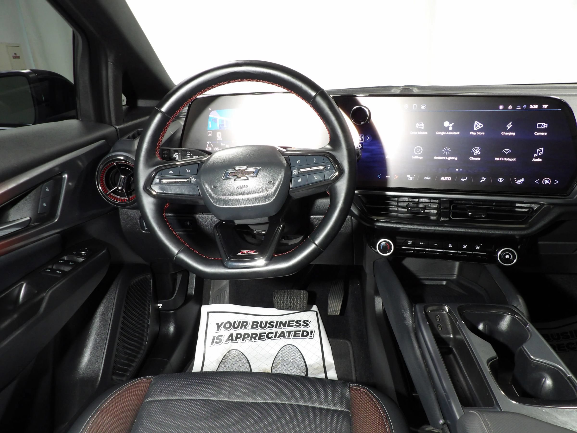 Used 2024 Chevrolet Equinox EV RS FWD image 18