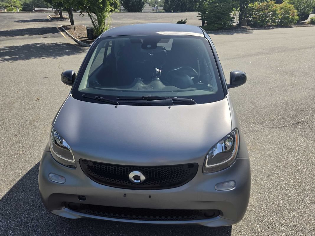 Used 2016 smart fortwo passion RWD image 3
