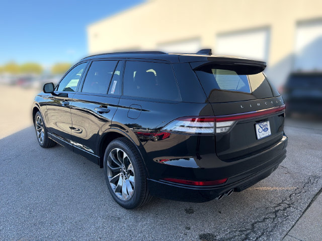 New 2026 Lincoln Aviator AWD w/ Jet Appearance Package image 9
