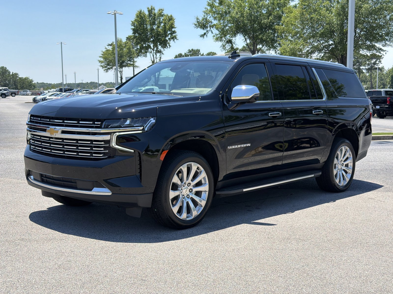 Used 2024 Chevrolet Suburban Premier w/ Premium Package RWD image 7