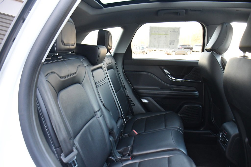 Used 2022 Lincoln Corsair Reserve w/ Elements Package image 18