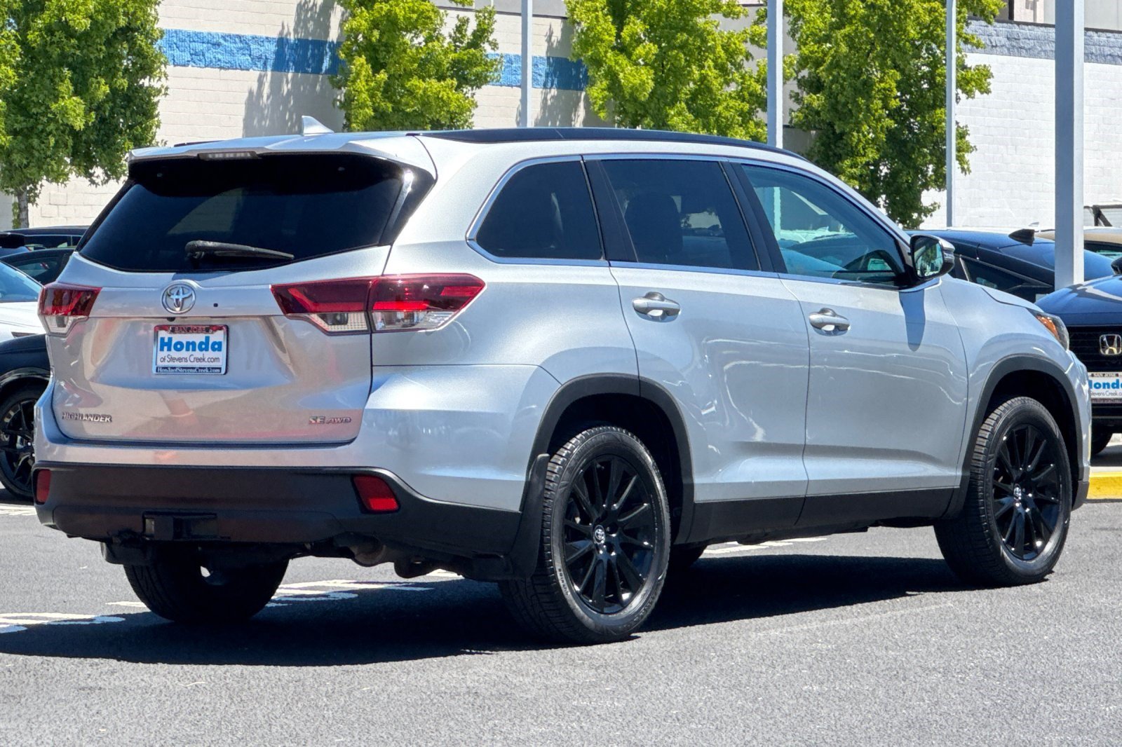 Used 2019 Toyota Highlander SE AWD/4WD image 8
