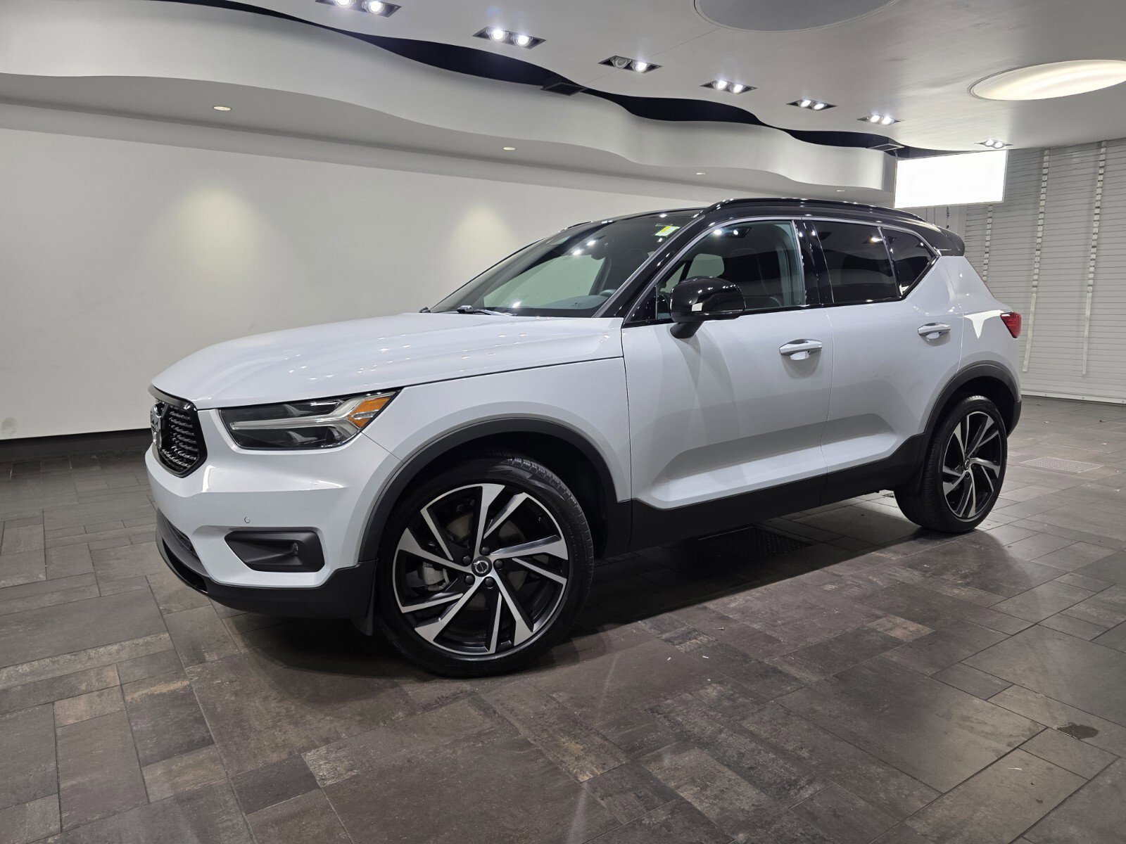 Used 2021 Volvo XC40 T5 R-Design w/ Protection Package Premier