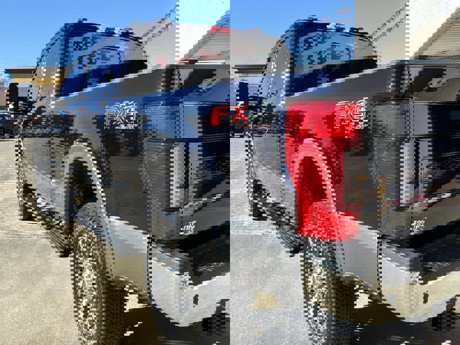 Used 2022 Ford F250 Lariat w/ Lariat Ultimate Package image 9