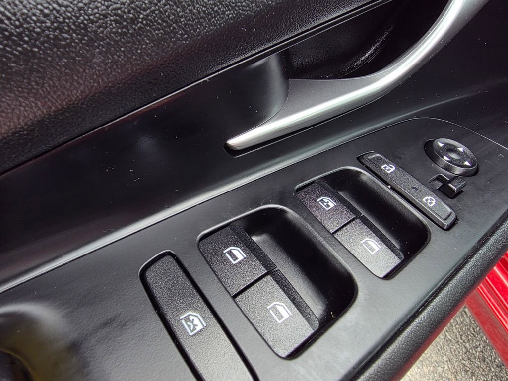 Used 2021 Hyundai Elantra SEL image 11